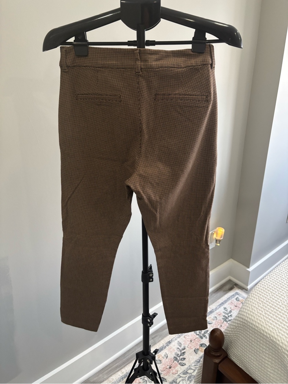 Old Navy Brown Houndstooth Plaid Pixie Ankle Pants - Picture 3 of 4